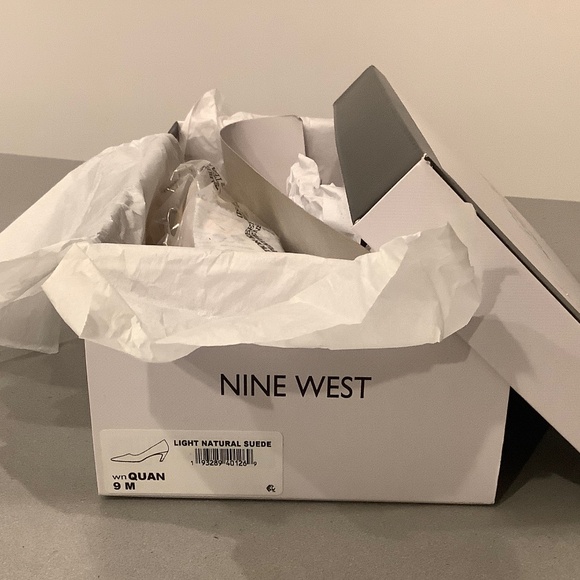 Nine West Quan Light Natural Suede Pointed Toe Low Heel Pumps Size 9M - Picture 9 of 10